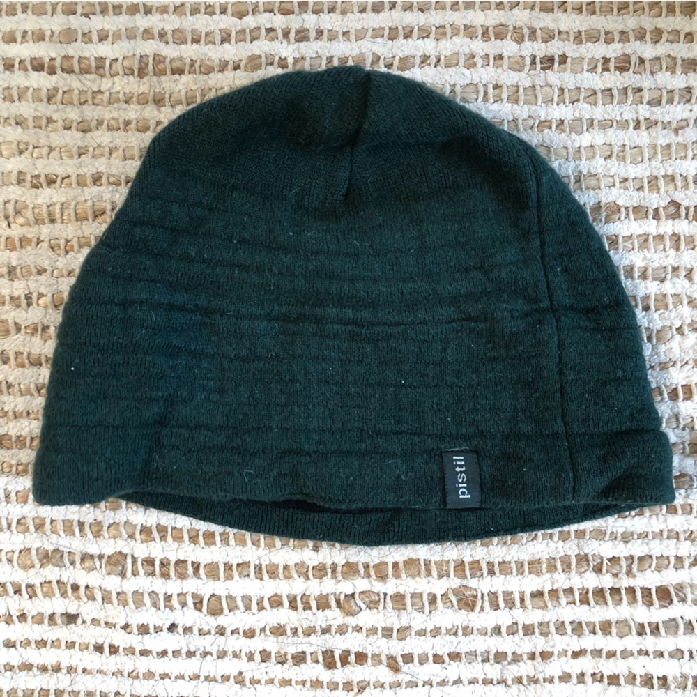Pistil hat